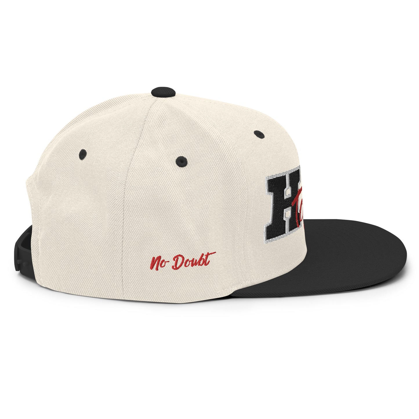 YO SOY ÉL Topper Snapback | Detalle negro, rojo y blanco.